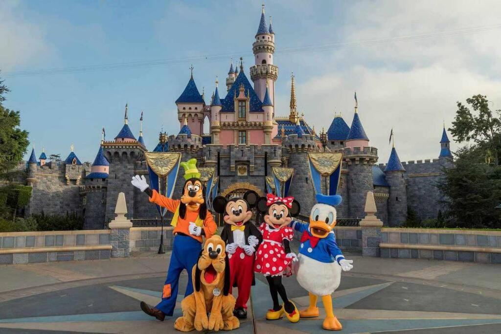 2 Miles To Disneyland -Free Parking! In Anaheim Ca Eksteriør billede